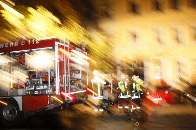 50.000 Euro Schaden nach Brand in Schönecker Mehrfamilienhaus - Zwei Personen mussten nach dem Feuer ambulant bzw. im Krankenhaus behandelt werden. 