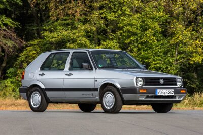 50 Jahre VW Golf: Acht Generationen im Rückspiegel - Zweitauflage: Mit der zweiten Generation von 1983 bis 1991 wächst auch die Anzahl der Varianten.