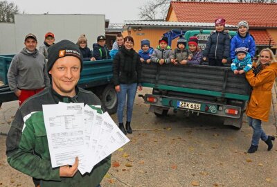 7,4 Tonnen zur Premiere von "Schrott fürn Ort" in Mannichswalde - Roy Fröhlich freut sich über das Schrott-Ergebnis. Foto: Thomas Michel