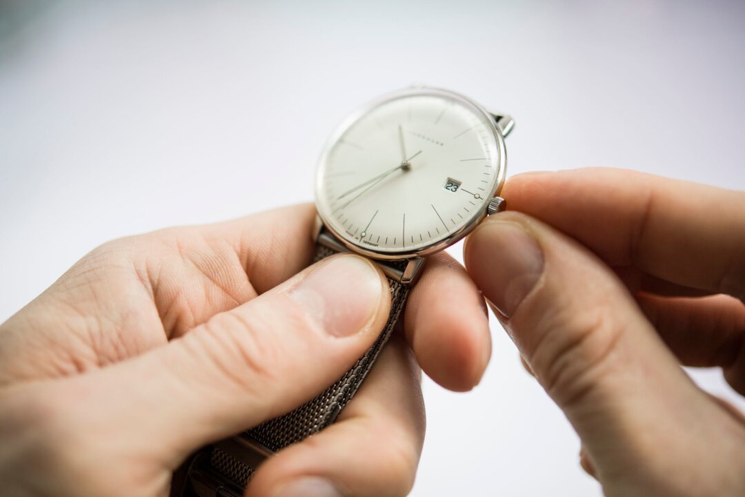 7 Fakten, die Sie über die Zeitumstellung wissen müssen - Zweimal im Jahr lautet die Frage: Zeiger vor- oder zurückdrehen?
