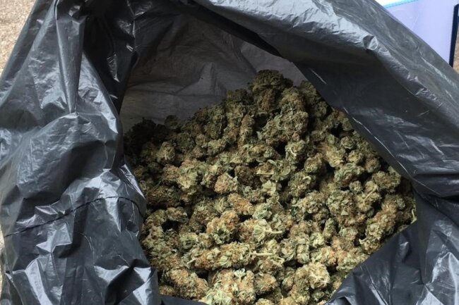Die Polizei fand 700 Gramm Marihuana.