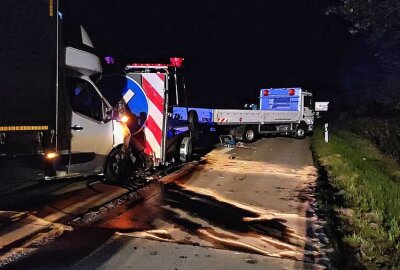 A14 bei Klinga: Transporter kracht auf Schilderwagen - Auf der A14 ereignete sich ein Verkehrsunfall. Foto: Medienportal-Grimma