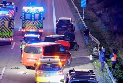 A4: Vollsperrung nach mehreren Unfällen bei Lichtenau - Auf der A4 kam es zu mehreren Unfällen. Harry Härtel / haertelpress