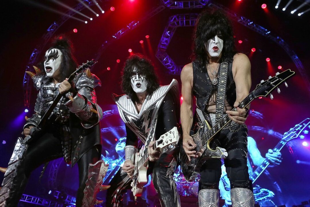 ABBA-Star verschafft Rockern von Kiss Millionen-Rente - Den Rockern von Kiss gelang ein Mega-Deal.
