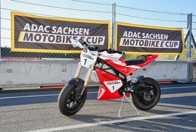 ADAC Sachsen treibt E-Mobilität auch im Motorradsport voran - Das Sportgerät - ein Thundervolt-E-Pitbike. Foto: Thorsten Horn