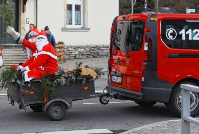 Adventsauftakt: Weihnachtsmärkte verbreiten Feststimmung - Erste Impressionen vom Neudorfer Weihnachtsmarkt. Foto: Thomas Fritzsch