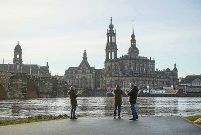 Alarm in Dresden: Hochwasser-Lage in Sachsens Landeshauptstadt spitzt sich zu - Nach tagelangem andauerndem Dauerregen zeigt sich die Wetterlage auch nach den Weihnachtsfeiertagen wenig versöhnlich. Foto:xcitepress/Finn Becker