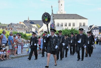 Alle Termine für die sächsischen Bergparaden 2023 - In Schneeberg ist der Bergstreittag 2021 gefeiert worden. Archivfoto: Ralf Wendland