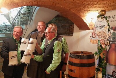 Alles bereit fürs Mega-Bier-Fest in Plauen - Alles bereit fürs Mega-Bier-Fest in Plauen. Foto: Karsten Repert
