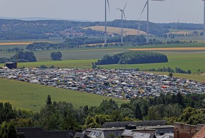Am Sachsenring gab es dieses Wochenende nicht nur Motorsport - Die Zeltstadt auf dem Ankerberg war gut gefüllt. Foto: Markus Pfeifer