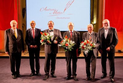 Andreas Möller Geschichtspreis ehrt Freiberger Glockengeschichte - Gruppenfoto bei der Preisverleihung. Foto: Sparkassen-Stiftung