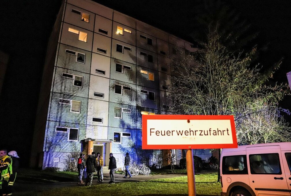 Angebranntes Essen löst größeren Feuerwehreinsatz in Kirchberg aus - Der Wohnungsbrand stellte sich als angebranntes Essen heraus. Foto: Niko Mutschmann