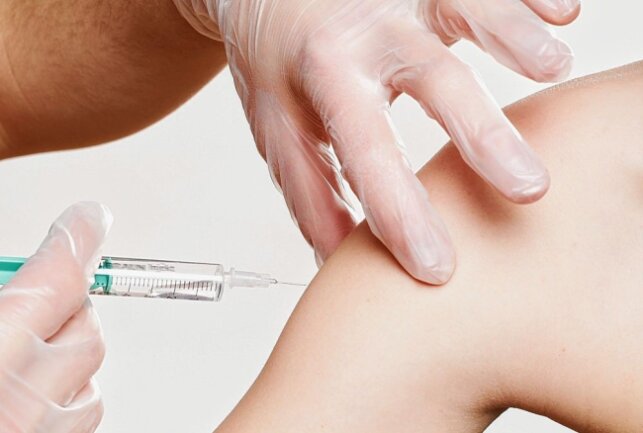 Angepasster Impfstoff ist ab Dienstag verfügbar - Symbolbild. Foto: Pixabay/ Whitesession
