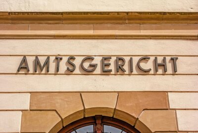 Angriff im Amtsgericht Dresden: Ermittlungen gegen 44-Jährigen laufen - Symbolbild. Foto: aldorado10/Getty Images/iStockphoto