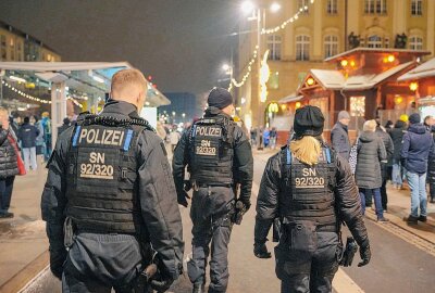 Angst vor Terror-Anschlägen: Sächsischer Weihnachtsmarkt wird aufgerüstet - Die Polizei ist verstärkt im Einsatz. Foto: xcitepress/Finn Becker