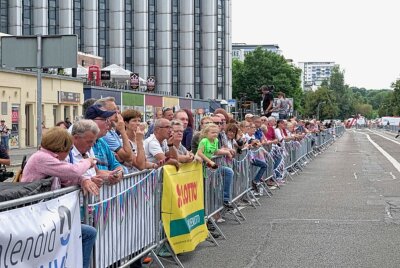Ankunft des European Peace Rides in Chemnitz - Am Sonntag wurden die Radfahrer und Radfahrerinnen in Chemnitz begrüßt. Foto: Harry Haertel