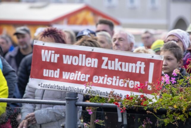 Annaberg-Buchholz: Großprotest der Unternehmer gegen Energiekrise - In Annaberg-Buchholz fand eine Großdemonstration gegen die Energiekrise statt. Foto: B&S/Bern März