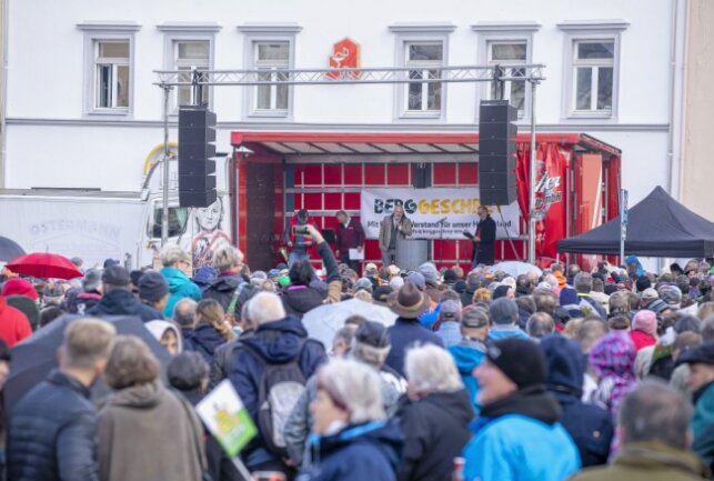 Annaberg-Buchholz: Großprotest der Unternehmer gegen Energiekrise - In Annaberg-Buchholz fand eine Großdemonstration gegen die Energiekrise statt. Foto: B&S/Bern März