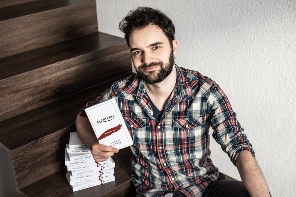 "Aquileria": Chemnitzer Autor veröffentlicht zweites Buch - Alexander Büttner aus Chemnitz hat sein neues Buch "Aquileria - Geschichten Band II" kürzlich veröffentlicht. 
