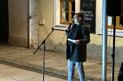 Asylprotest: Freie Sachsen rufen erneut zu Schneeberger Lichtelläufen auf - Der Redner der Freien Sachsen Stefan Hartung.