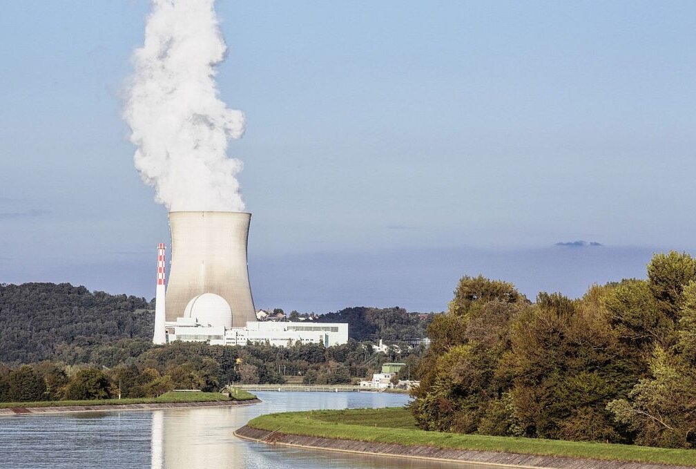 Atomkraft: Vom "Nein, danke" zum "Ja, bitte" - Wer sich trotz der Risiken eines Super-Gaus für Kernenergie entscheidet, muss auch bedenken: Atomkraftwerke sind potenzielle Ziele für Terroristen. Foto: pixabay