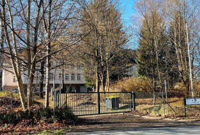 Aue-Bad Schlema: Investor will ehemaliges Straßenbauamt umnutzen - Für das ehemaligen Straßenbauamt gibt es eine Bauvoranfrage zur Umnutzung zu Wohnzwecken - das Stadtentwicklungsausschuss hat zugestimmt. Foto: Ralf Wendland