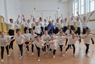 Auer Tanzschule "Karo Dancers" live im MDR - Die Karo Dancers aus Bad Schlema mit Bürger Lars Dietrich.Foto: Ralf Wendland