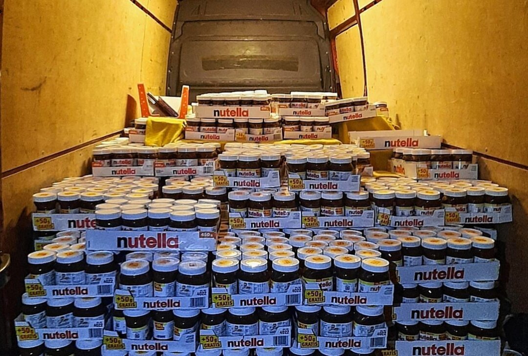 Auf A4: Transporter mit deutlich zu viel Nutella an Bord unterwegs - Ein mit Nutella überdener LKW. Foto: Polizeidirektion Zwickau