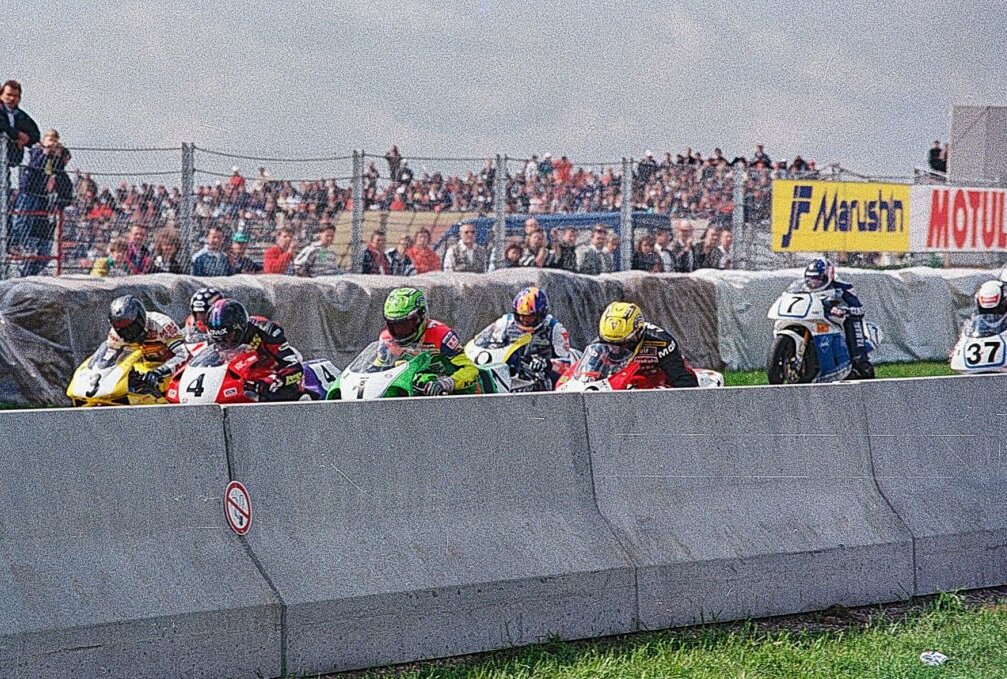 Auf den Tag genau vor 25 Jahren: Erstes Rennen auf neuem Sachsenring - Erster Rennstart auf dem neuen Sachsenring. Foto: Thorsten Horn
