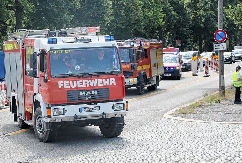 Aufbau von Hochwasserschutz in Zwickau - Ankunft der Feuerwehren in Zwickau. Foto; Stadt Zwickau