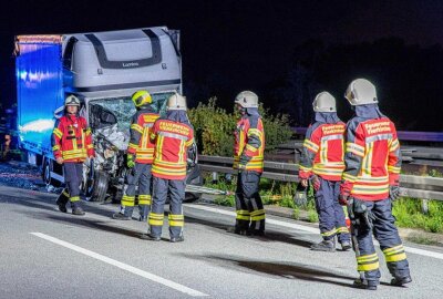 Auffahr-Unfall auf der A4: Rettungshubschrauber im Einsatz - Schwerer Unfall auf der A4. Foto: xcitepress