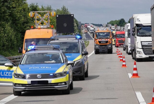 Verkehrsunfall auf der A4. Foto: Roland Halkasch