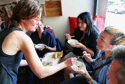 Augustusburger Tasting-Projekt trifft den Geschmack junger Leute - Die meisten Tofu-Varianten hatte Nadine Knödler selbst zubereitet. Foto: Andreas Bauer
