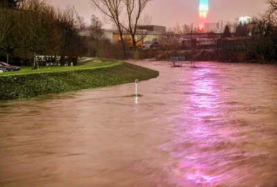 Ausgerechnet an Heiligabend: Hochwasser in Chemnitz - In Chemnitz ist die Lage schwierig. Foto: Erik Frank Hoffmann