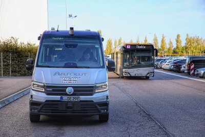 Autonomer Shuttlebus fährt testweise im Leipziger Norden - Im Leipziger Norden wird in den nächsten Wochen ein autonomer Shuttlebus testweise mit Fahrgästen unterwegs sein. Foto: Christian Grube