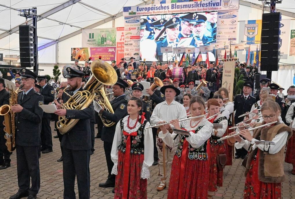 Bad Schlema ist wieder die Blasmusikhauptstadt Europas - In Bad Schlema ist das 23. Europäische Blasmusikfestival / 29. Internationale Musikfest gestartet, was bis Sonntag läuft. Foto: Ralf Wendland