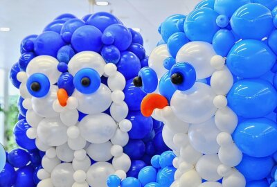 Ballonlandschaften entstehen in der Sachsen-Allee - Südpol Pinguine. Foto: ECE