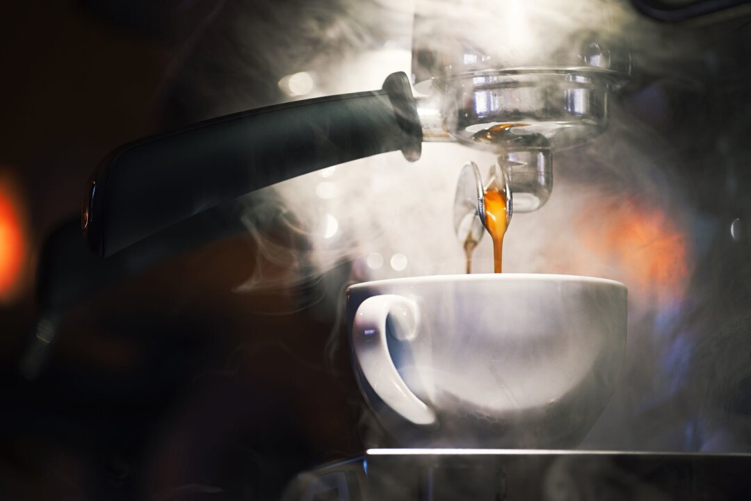 Barista-Anleitung: In 5 Schritten zum perfekten Espresso - Für den perfekten Espresso kommt es auch auf die richtige Wassertemperatur an.