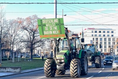 Bauern laufen Sturm gegen geplante Kürzung der Agrardiesel-Subventionen - In ganz Deutschland demonstrieren Bauern, so auch in Leipzig. Foto: xcitepress/Christian Essler