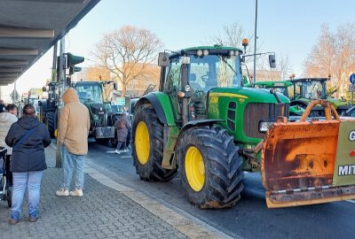 Bauernproteste in Plauen: 2.500 Teilnehmende legen Innenstadt lahm - Bilder vom heutigen Protesttag der Landwirtinnen und Landwirte, Handwerkerinnen und Handwerker, sowie der Speditionen gegen die Regierungspolitik. Foto: Pressebüro Repert