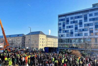 Bauernproteste in Plauen: 2.500 Teilnehmende legen Innenstadt lahm - Etwa 2.500 Personen nahmen an der Aktion teil. Foto: Pressebüro Repert