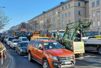 Bauernproteste in Plauen: 2.500 Teilnehmende legen Innenstadt lahm - Die Menschen auf der Demonstration fordern "Politik mit Sachverstand". Foto: Pressebüro Repert