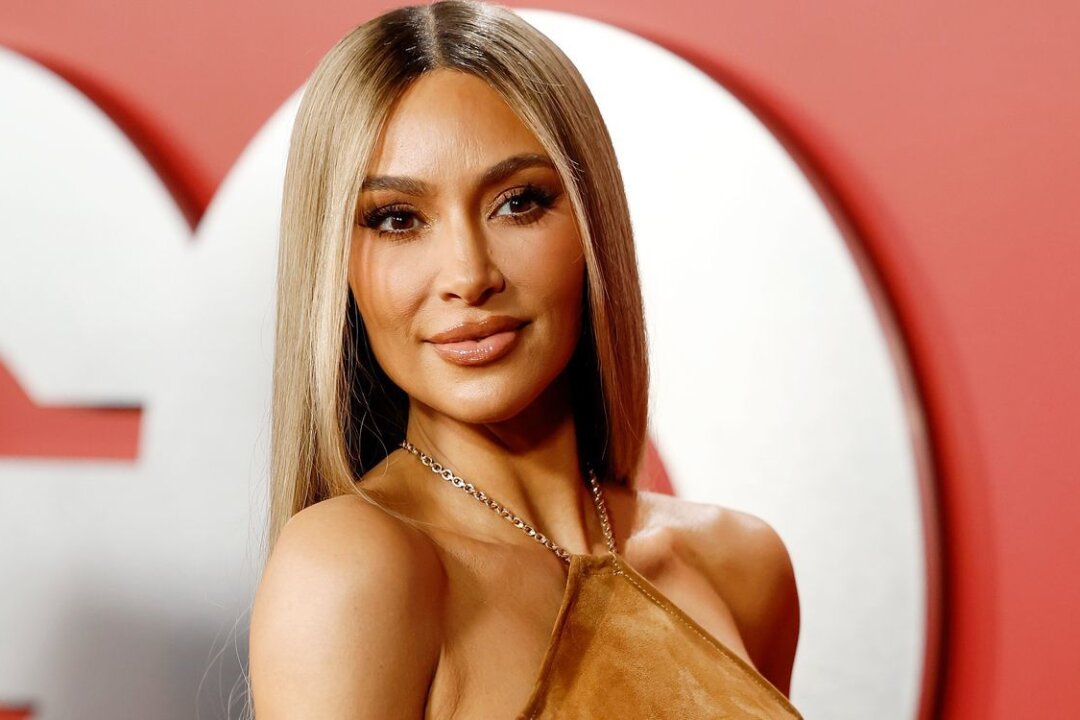 Bei Live-Auftritt: Kim Kardashian wird ausgebuht - Als Kim Kardashian bei einem Comedy-Special von Netflix die Bühne betrat, waren laute Buhrufe zu hören.