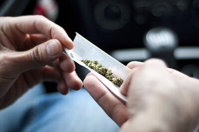 Bekifft am Steuer? Das bedeutet die Cannabis-Legalisierung für Autofahrer - Bekifft am Steuer? Das bedeutet die Cannabis-Legalisierung für Autofahrer.