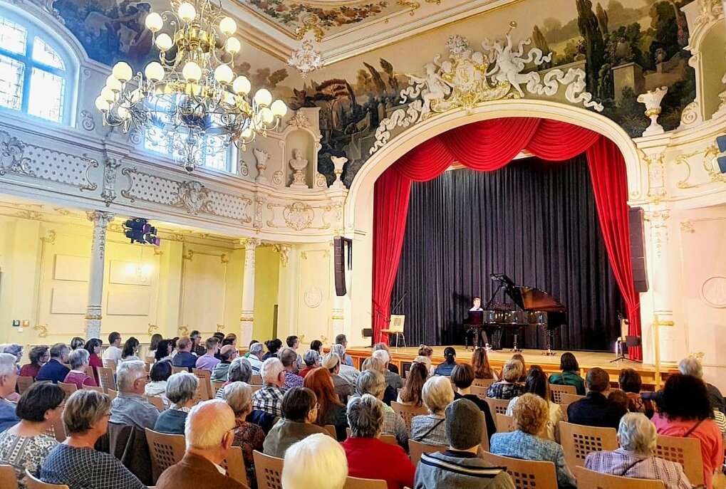 Das Benefizkonzert fand im restaurierten Saal des Goldenen Löwen statt. Foto: Thomas Kretschmann