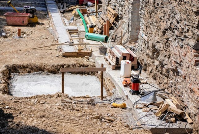 Bei Bauarbeiten in Zwönitz ist ein Bergbaustollen entdeckt worden. Foto: André März