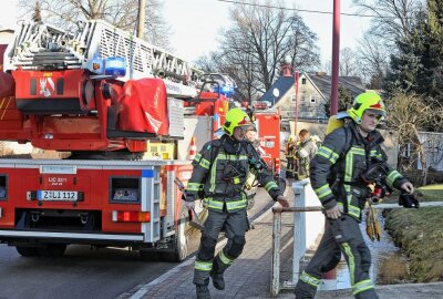 Bernsdorf: Zwei Personen wegen Brand ins Krankenhaus eingeliefert - In der Gemeinde Bernsdorf bei Lichtenstein erignete sich am Mittwochvormittag ein Brand. Foto: Andreas Kretschel