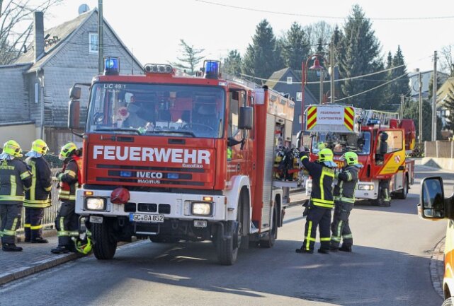 In der Gemeinde Bernsdorf bei Lichtenstein erignete sich am Mittwochvormittag ein Brand. Foto: Andreas Kretschel