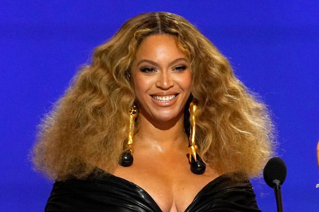 Beyoncé führt die Charts der US-Country-Alben an - Sängerin Beyoncé führt als erste schwarze Frau die US-Charts der Country-Alben an.