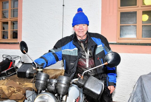 Biker kehren auf Schloss Augustusburg zurück - Kommt Gerhard Fenske aus Leipzig auch zum 50.? Foto: Thorsten Horn